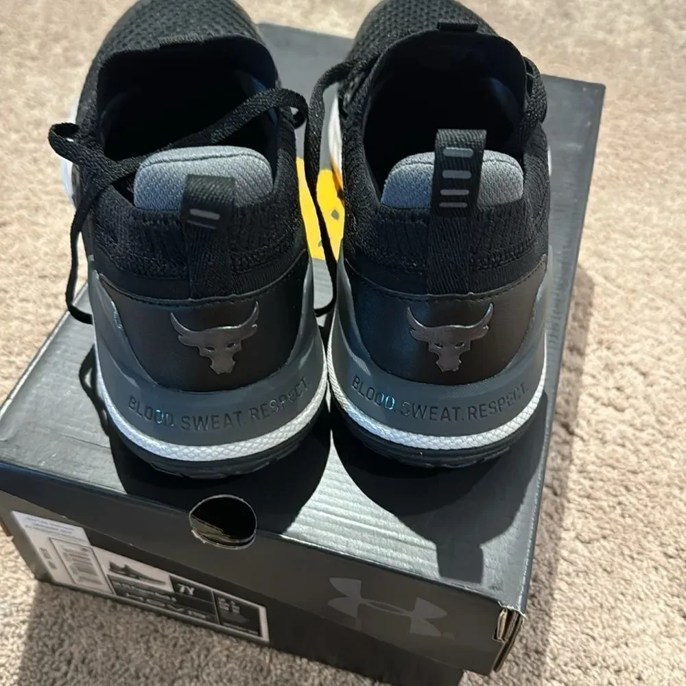 Under Armour project rock size 7 Y GS Project Rock 4 NIB